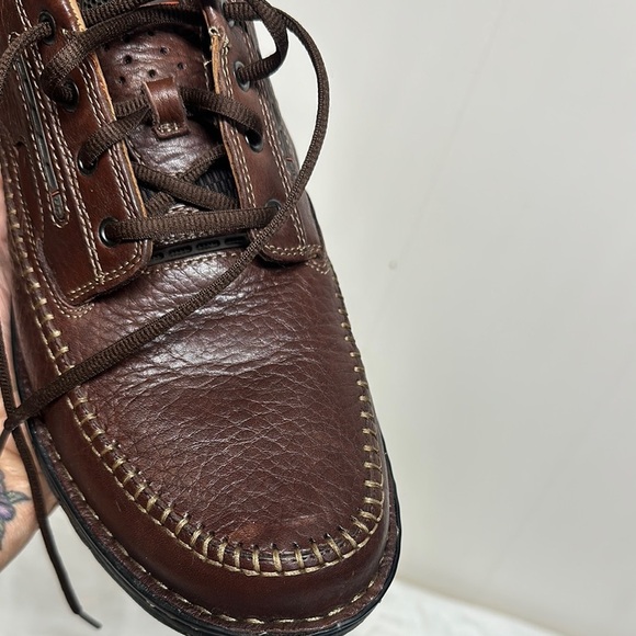 Clarks Brown Leather Oxford Shoes with Moccasin Stitching - Picture 5 of 13